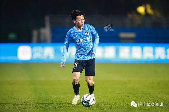 狼队在国际比赛日前主场2-1逆转战胜热刺，球队最近七轮只输掉了一场比赛，以15分排名第12位，接下来，球队首要的目标将是争取升上上半区。